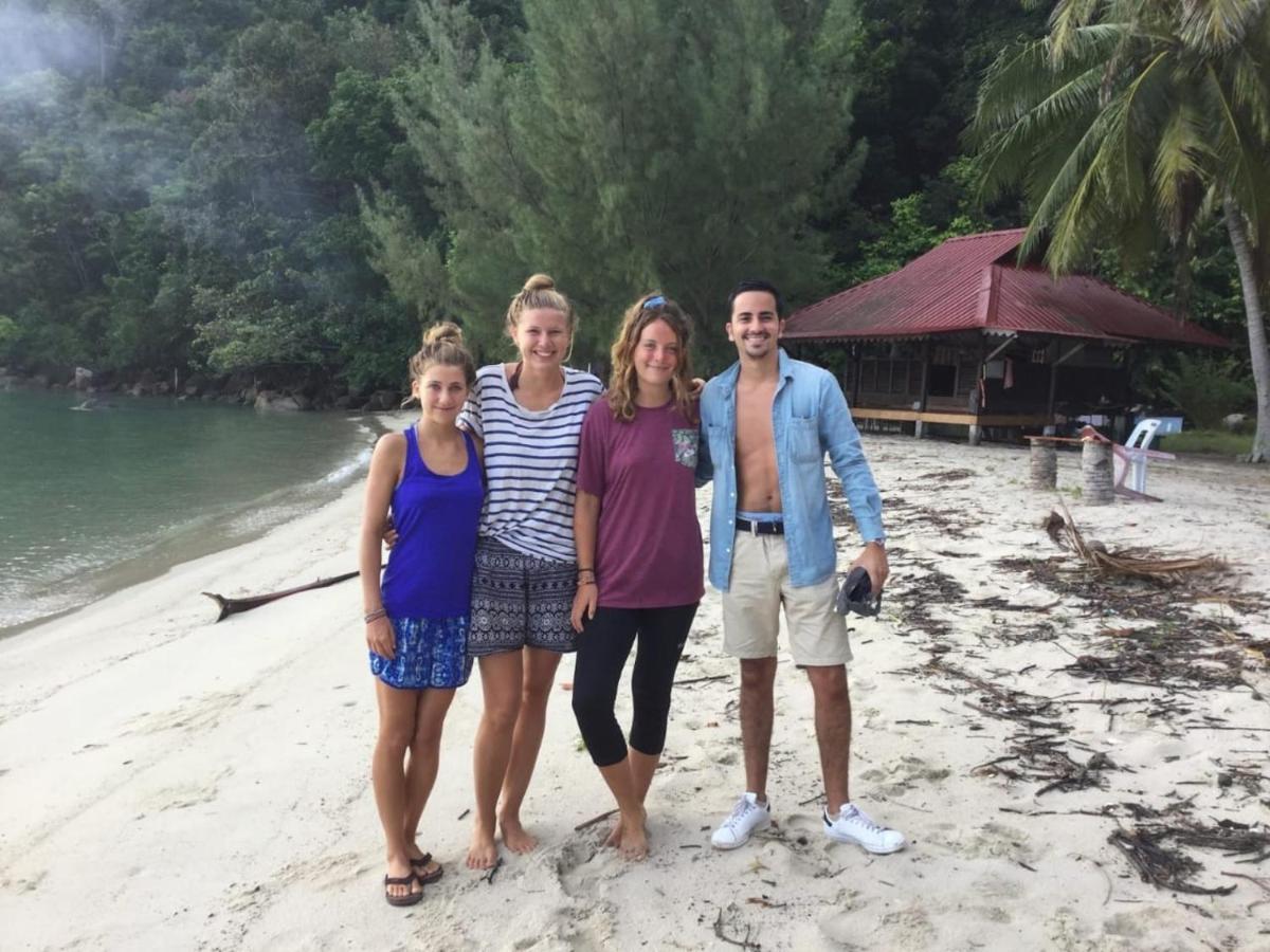 Hotel Wild Pasir Panjang Pulau Tuba Zewnętrze zdjęcie